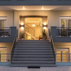 https://ioranna.hotelschalkidiki.net